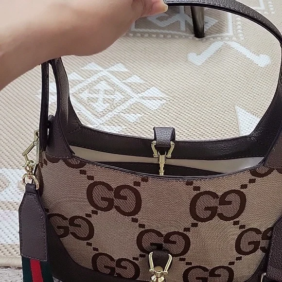 Brown and Cream Shoulder Bag - Picture 11 of 11